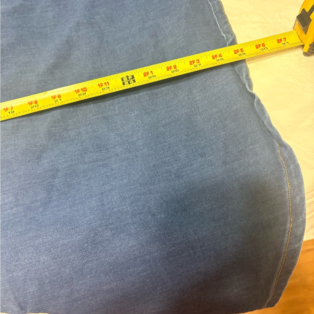 Denim Dress with sweet bubble sleeves and a loose fit - Picture 6 of 7
